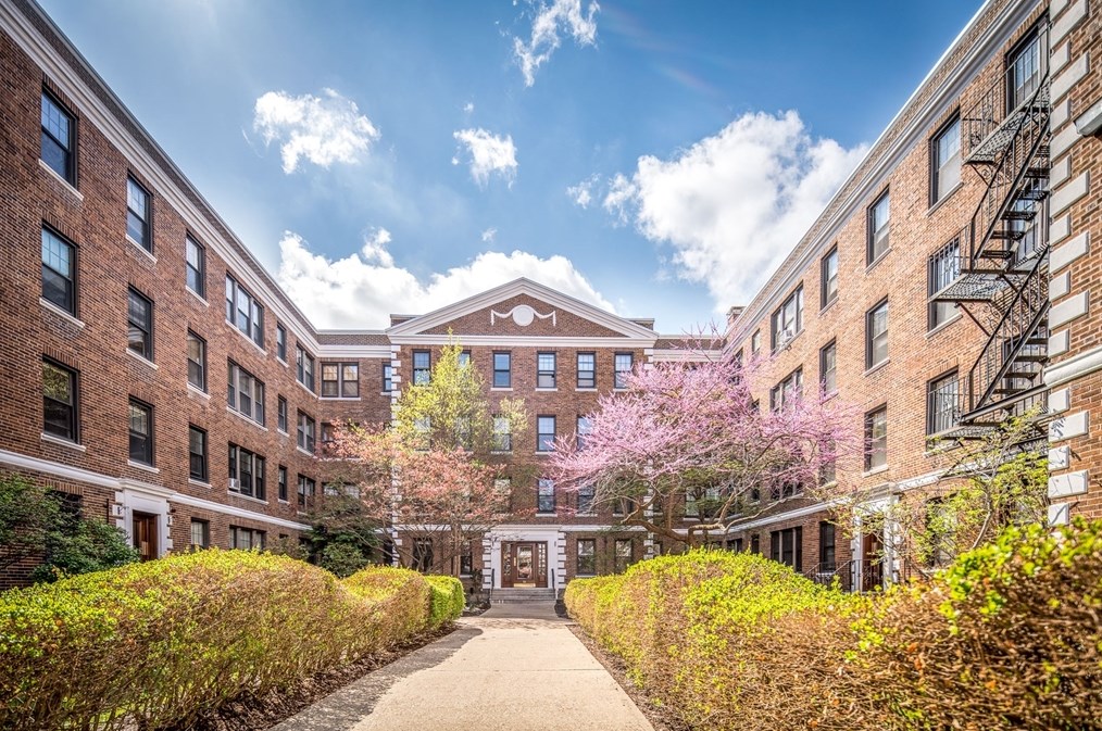 64 Queensberry St, Boston MA  02215 exterior