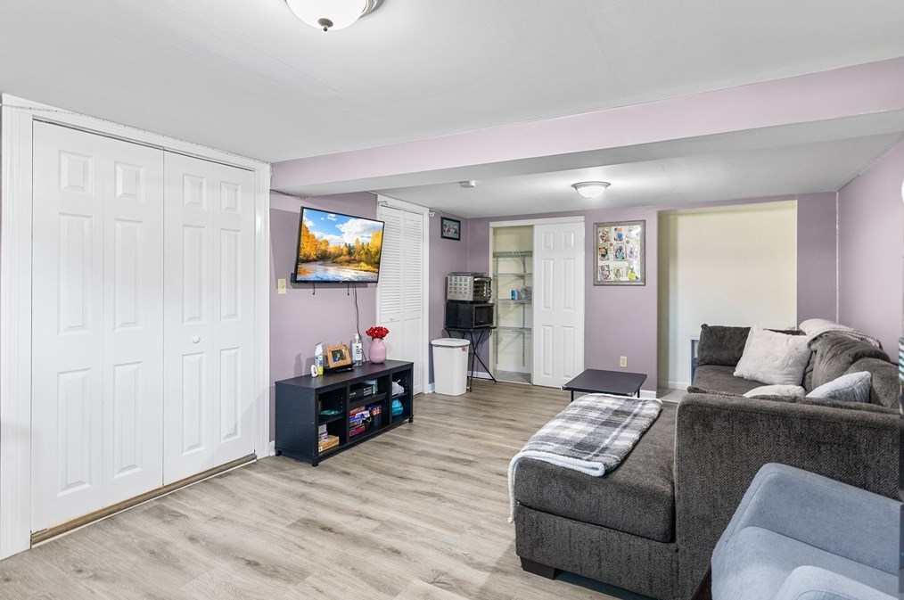 243 Myricks St, Taunton MA 02718-1427 exterior