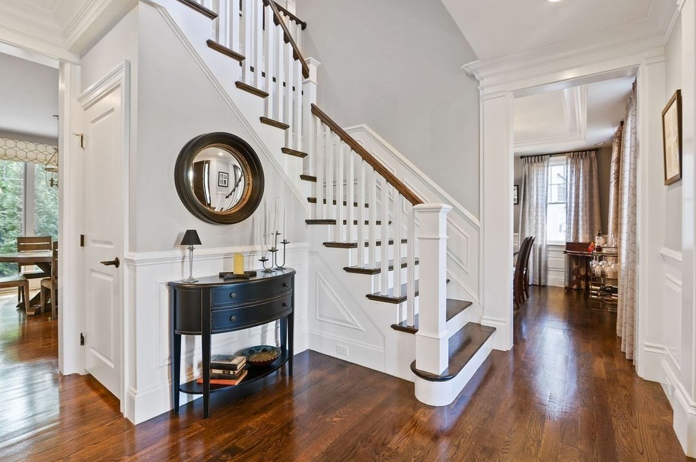 38 Rockwood Ln, Needham, MA 02492-4356