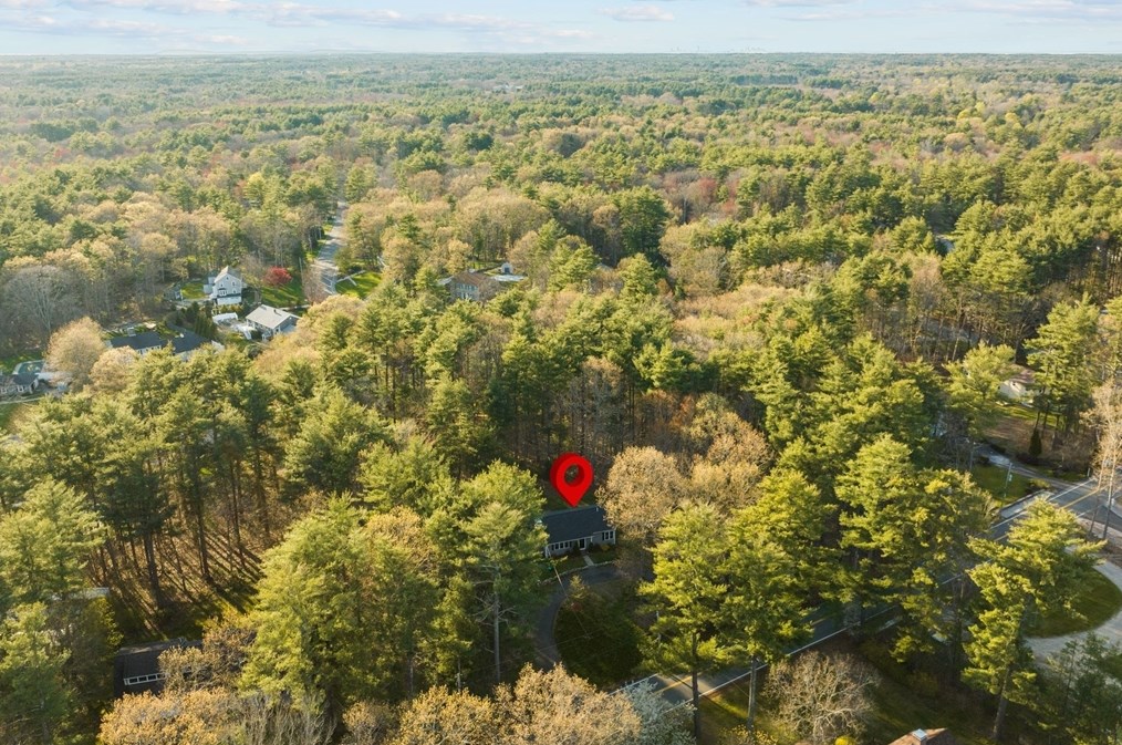262 Grove St, Hanover, MA 02339 exterior
