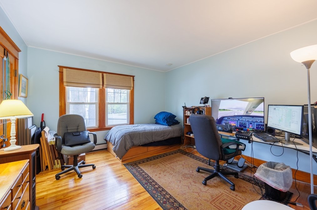 692 Grove St, Worcester MA 01605-2603 exterior