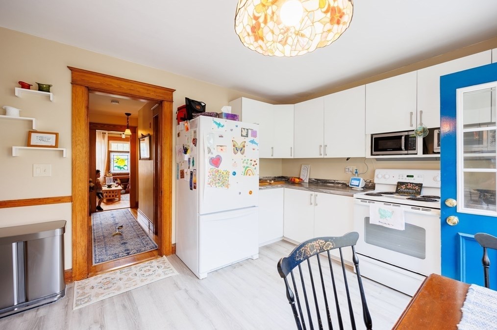 692 Grove St, Worcester MA 01605-2603 exterior