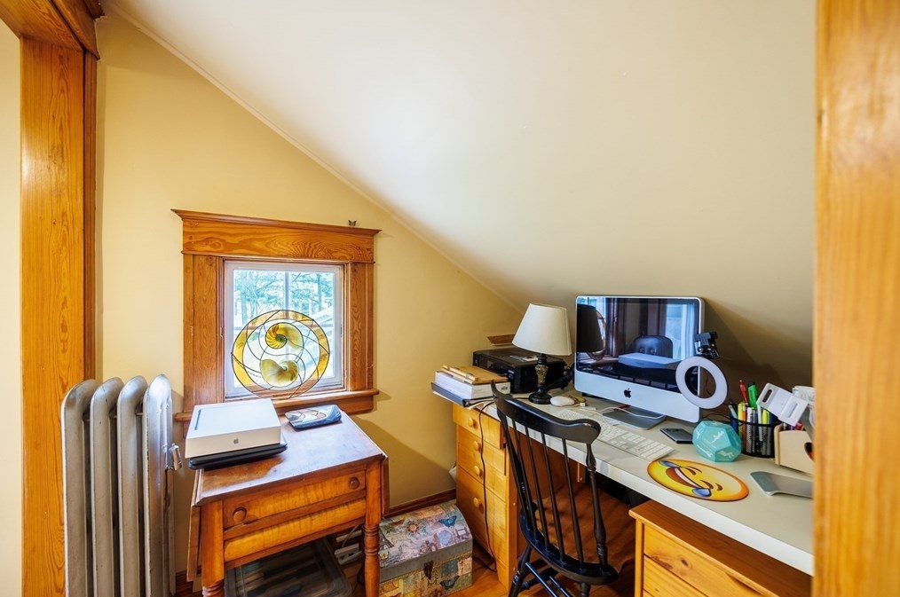 692 Grove St, Worcester MA 01605-2603 exterior