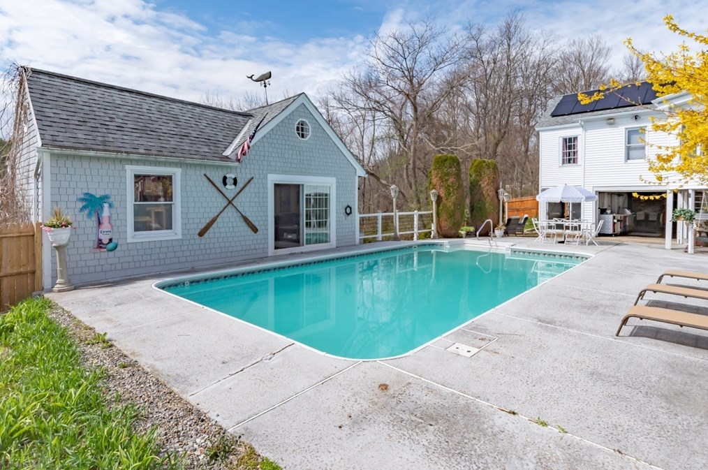 254 Front St, Winchendon MA  01475-1555 exterior