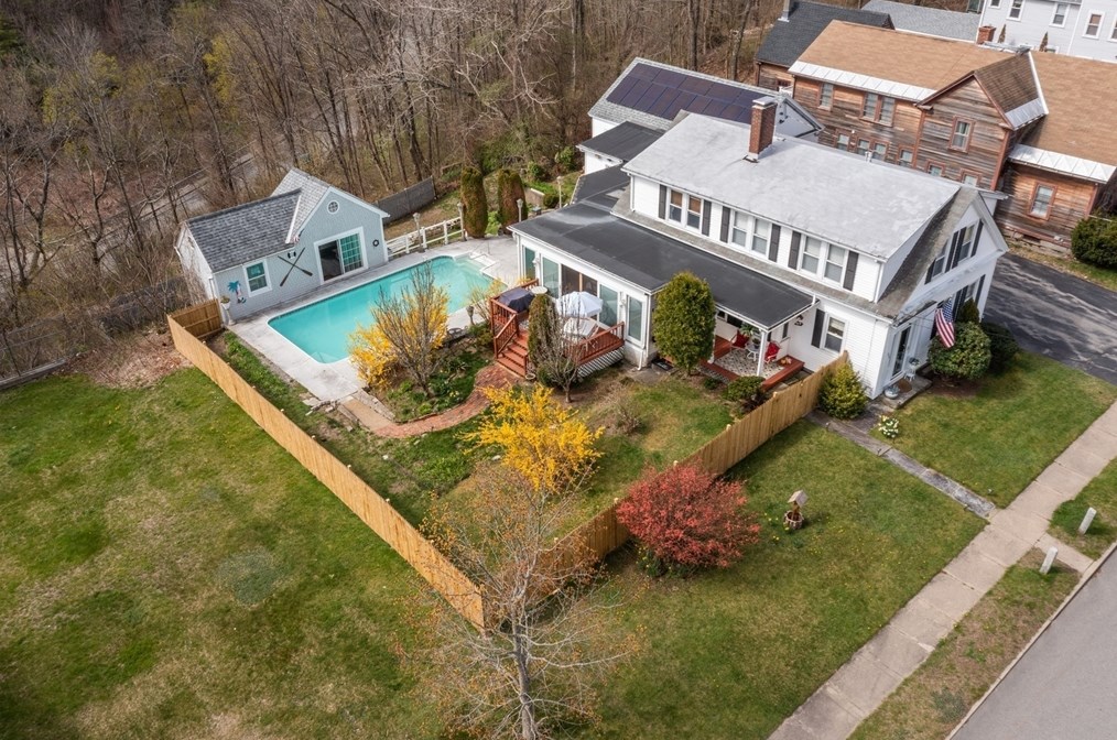 254 Front St, Winchendon MA  01475-1555 exterior