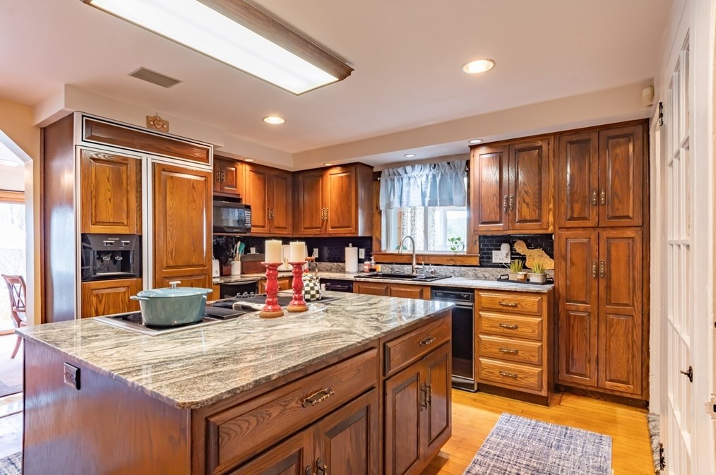 254 Front St, Winchendon MA  01475-1555 exterior