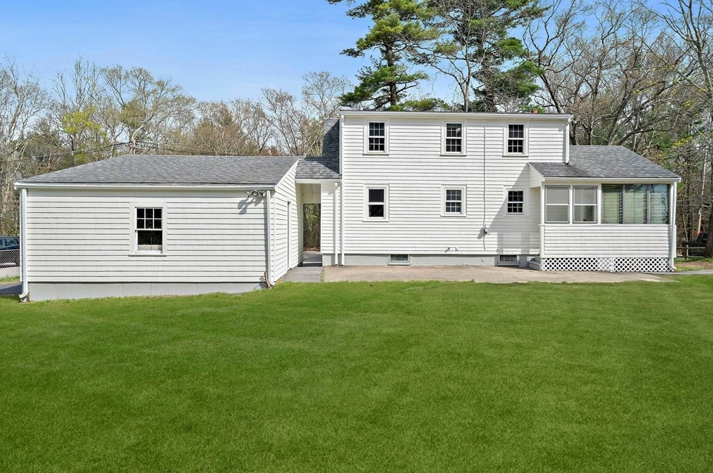 41 Wampatuck St, Pembroke MA  02359-2430 exterior