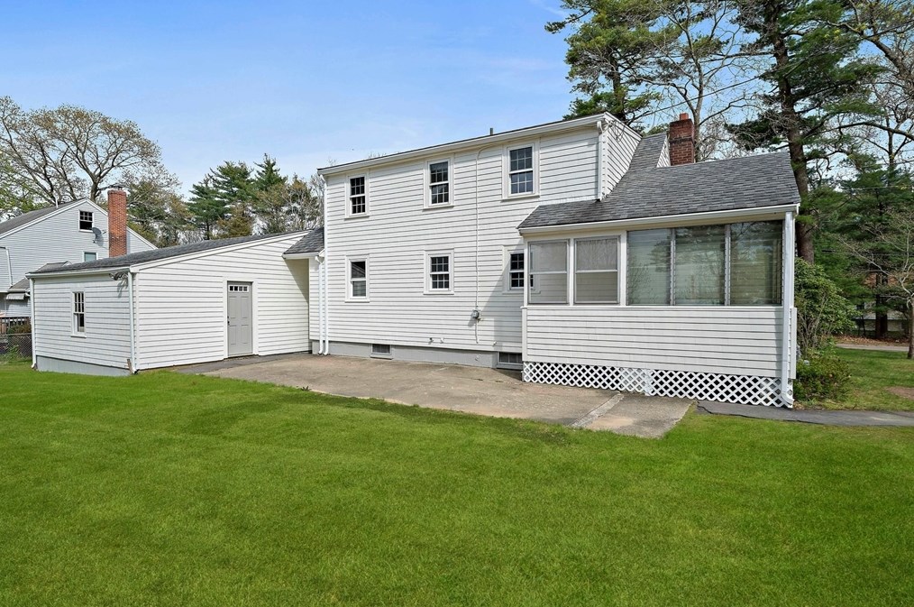 41 Wampatuck St, Pembroke MA  02359-2430 exterior