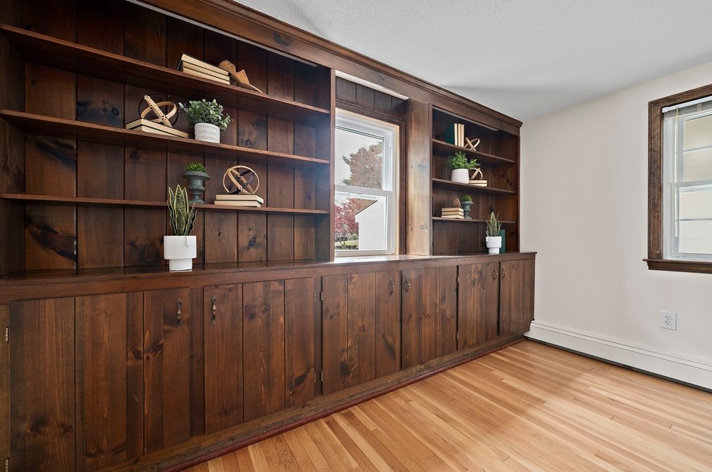 41 Wampatuck St, Pembroke MA  02359-2430 exterior