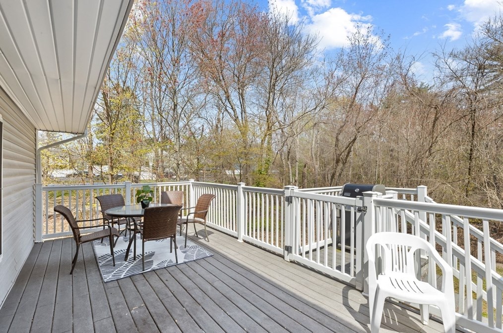 235 Pleasant St, Hanover MA  02339-1840 exterior