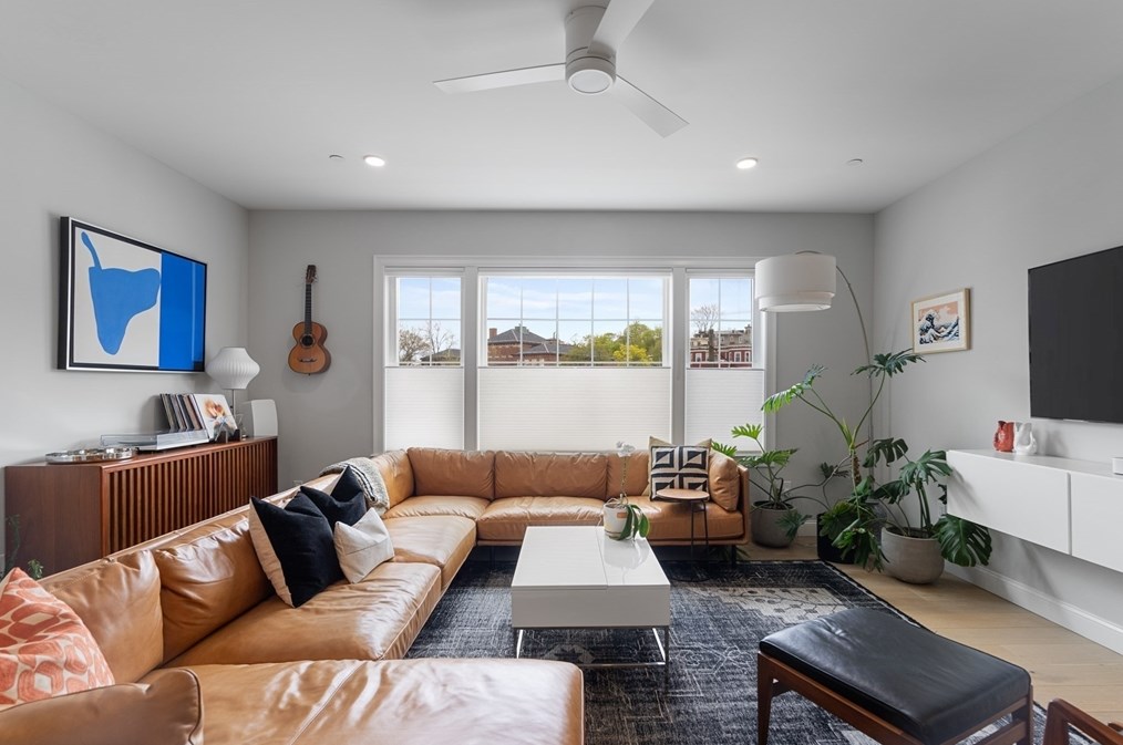 54 Pleasant St #9, Boston, MA 02125