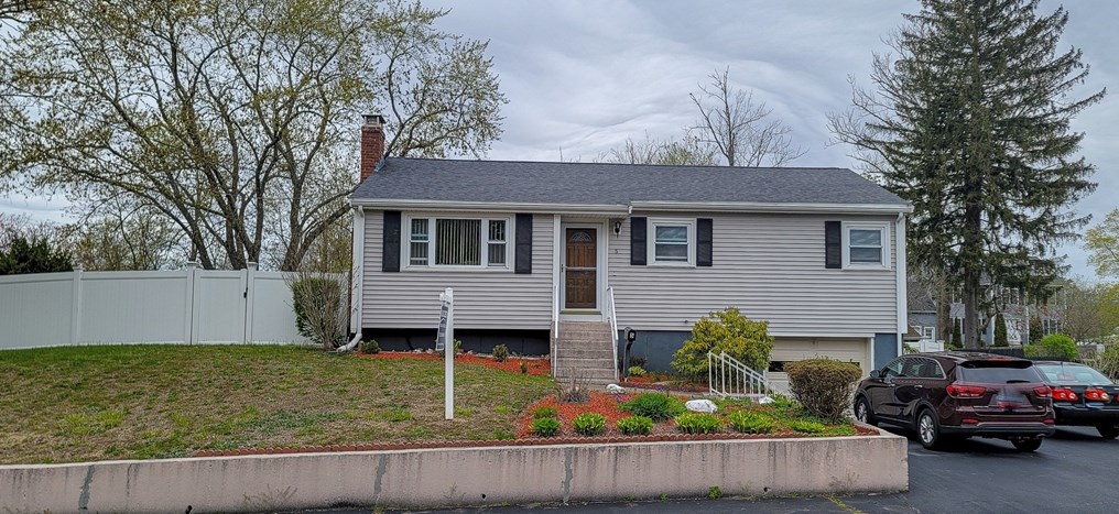 5 Brewster Rd, Randolph, MA 02368 exterior