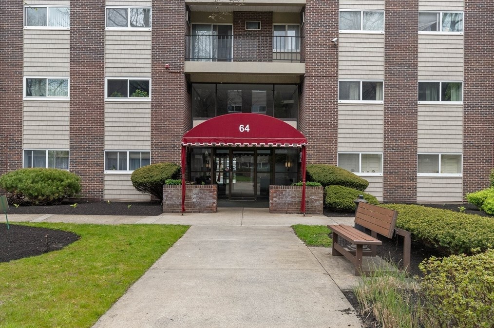64 Main St #14b, Stoneham, MA 02180
