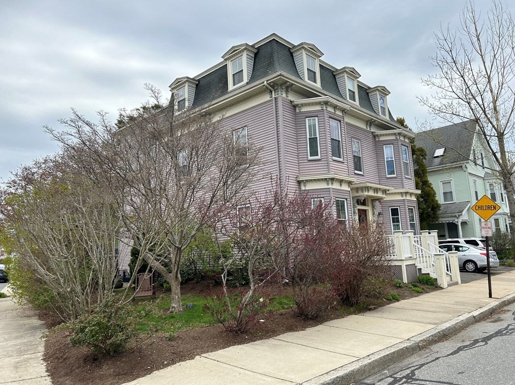 32 Central St #3, Beverly Farms, MA 01915