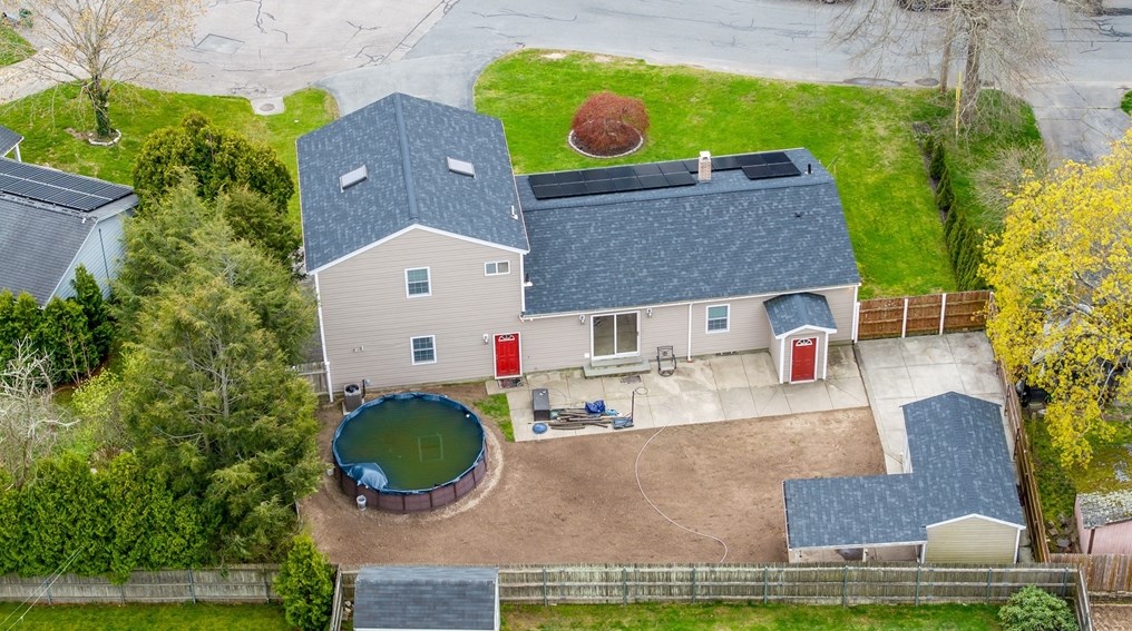 893 Pne Hl Dr, New Bedford MA 02745-1921 exterior