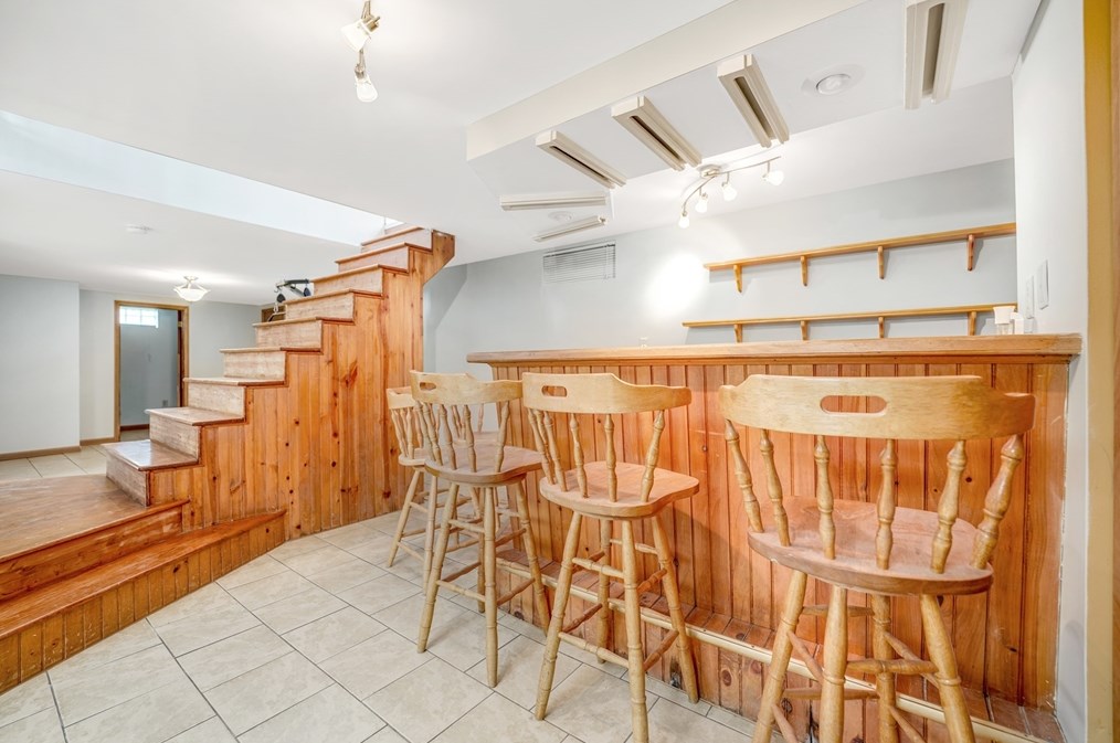 893 Pne Hl Dr, New Bedford MA 02745-1921 exterior