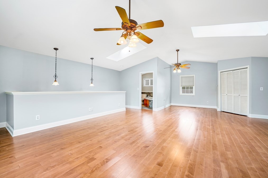 893 Pne Hl Dr, New Bedford MA 02745-1921 exterior