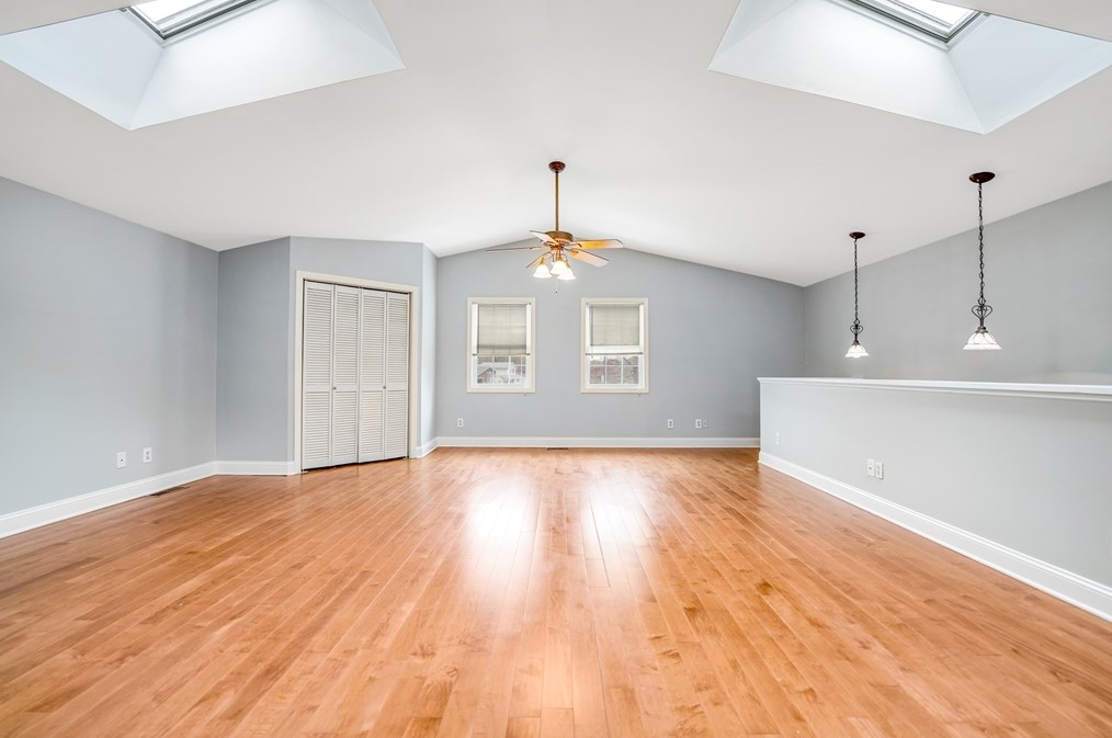 893 Pne Hl Dr, New Bedford MA 02745-1921 exterior