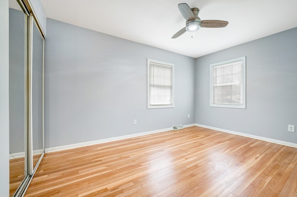 893 Pne Hl Dr, New Bedford MA 02745-1921 exterior