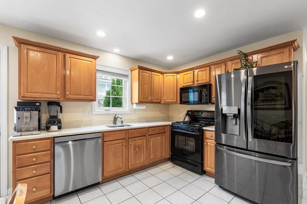 17 Atwood Ave, Norwood, MA 02062-4101