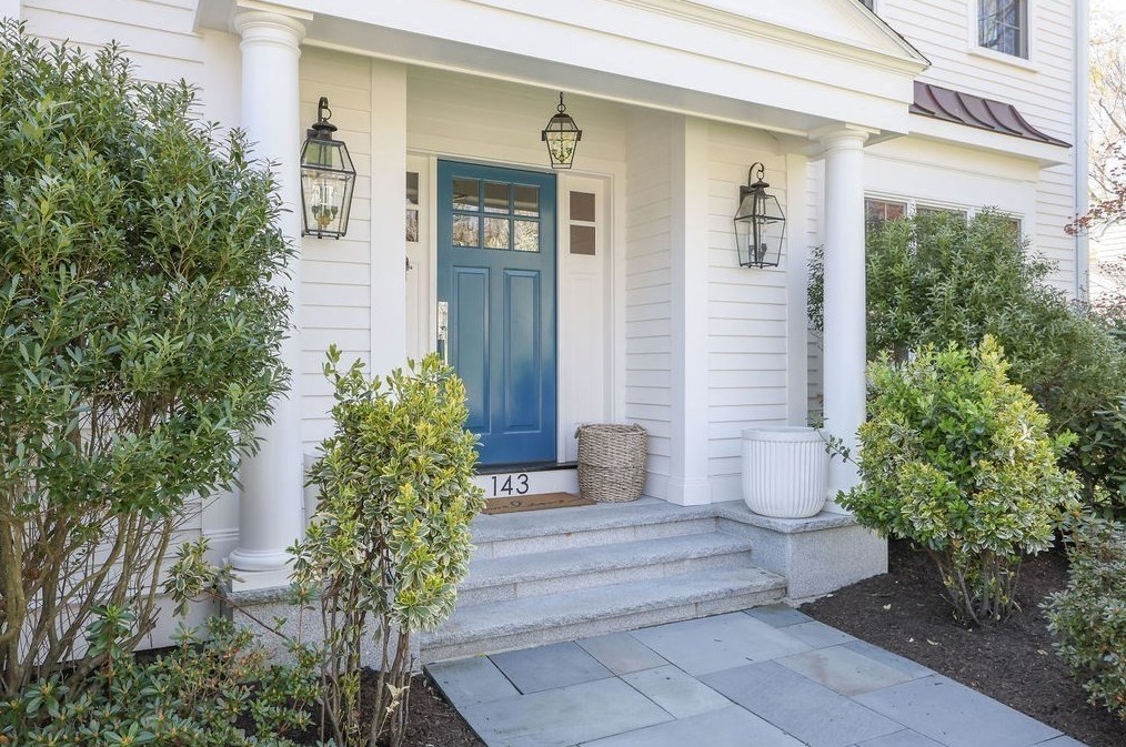 143 Falcon St, Needham, MA 02492-4047