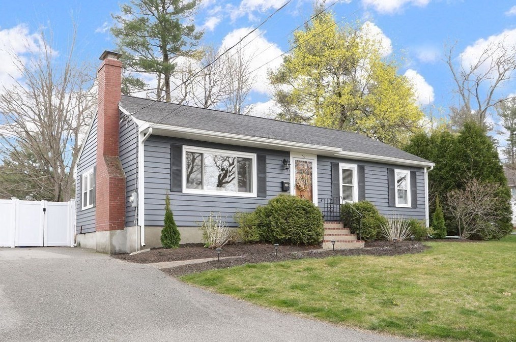 51 Forest St, Reading MA  01867-1204 exterior