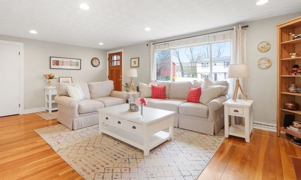 51 Forest St, Reading MA  01867-1204 exterior