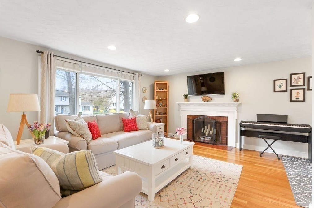 51 Forest St, Reading MA  01867-1204 exterior