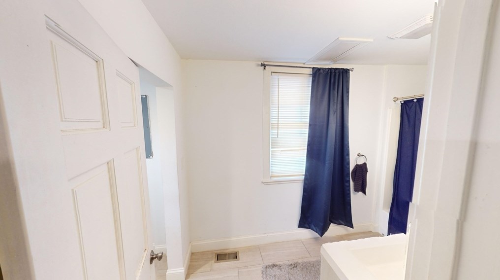 17 Elliot St, Worcester MA  01605-2954 exterior