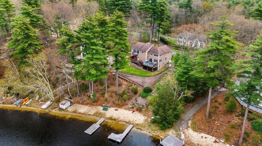 77 Fort Pond Ln, Lancaster, MA 01523 exterior