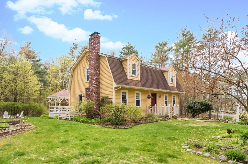 118 Cleveland St, Norfolk, MA 02056