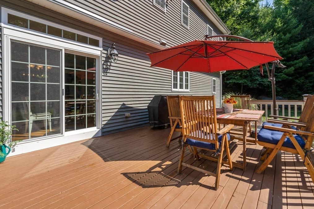 400 New Boston Rd, Sturbridge MA 01566-2322 exterior