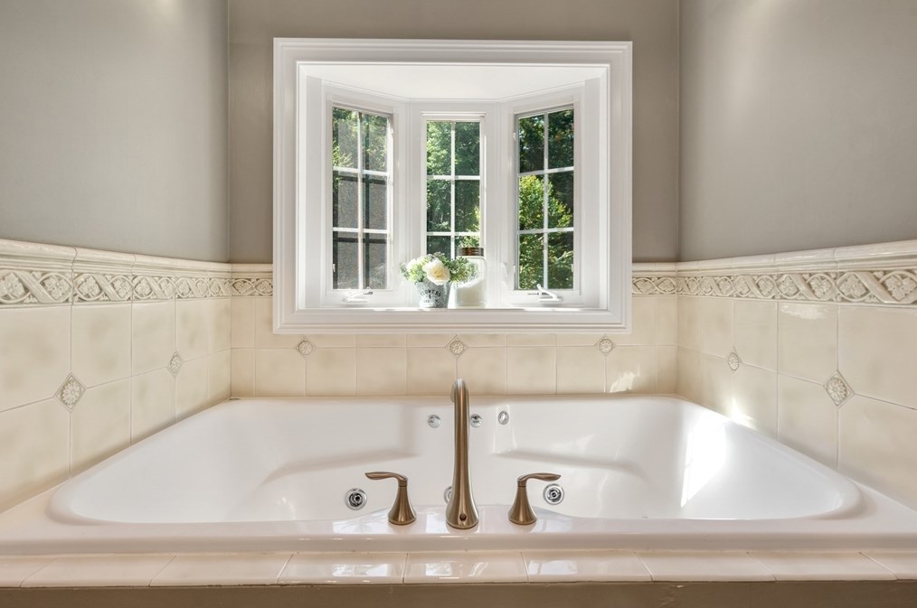 400 New Boston Rd, Sturbridge MA 01566-2322 exterior