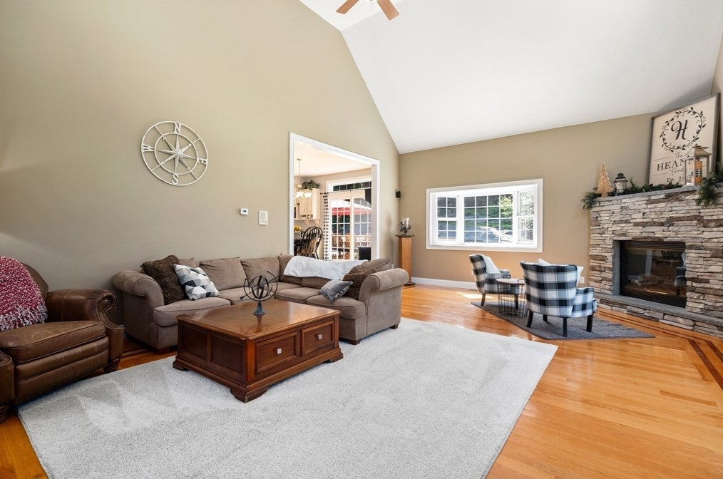 400 New Boston Rd, Sturbridge MA 01566-2322 exterior