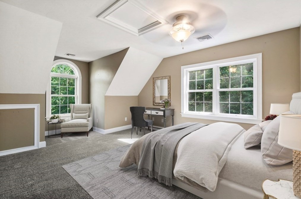 400 New Boston Rd, Sturbridge MA 01566-2322 exterior