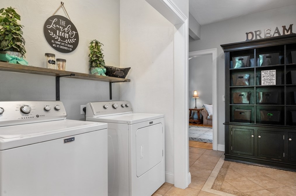 400 New Boston Rd, Sturbridge MA 01566-2322 exterior