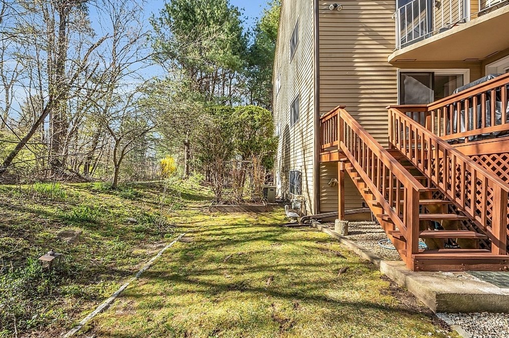 158 Captain Eames Cir, Ashland MA 01721-1981 exterior