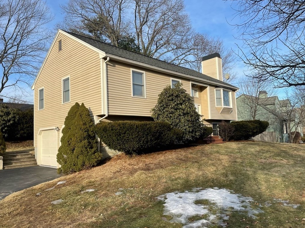 14 Brion Rd, Bellingham, MA 02019 exterior