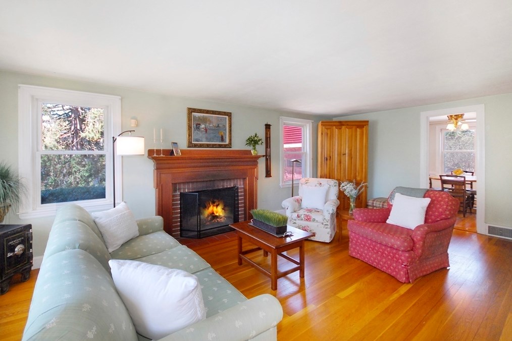59 Macarthur Rd, West Concord, MA 01742