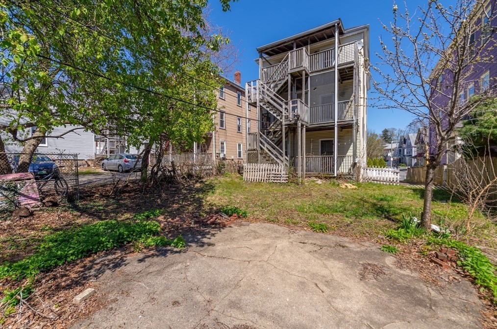 21 Ballard St, Boston MA 02130-3103 exterior