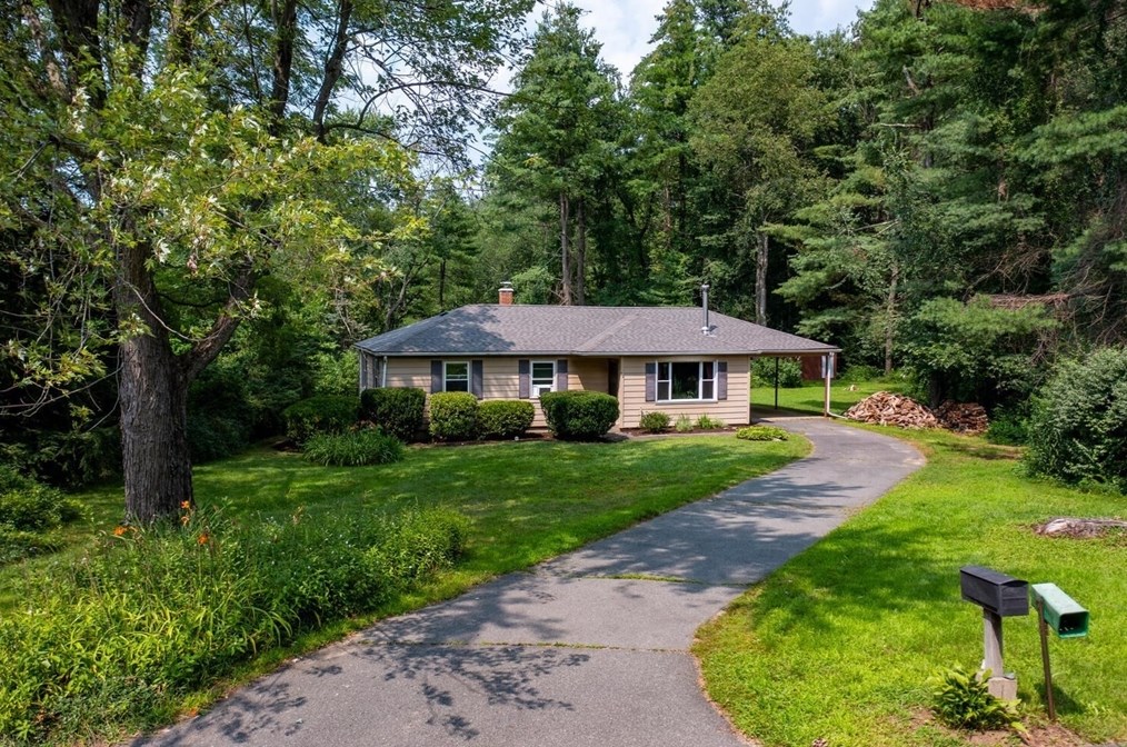 63 Curtis Pl, Amherst, MA 01002