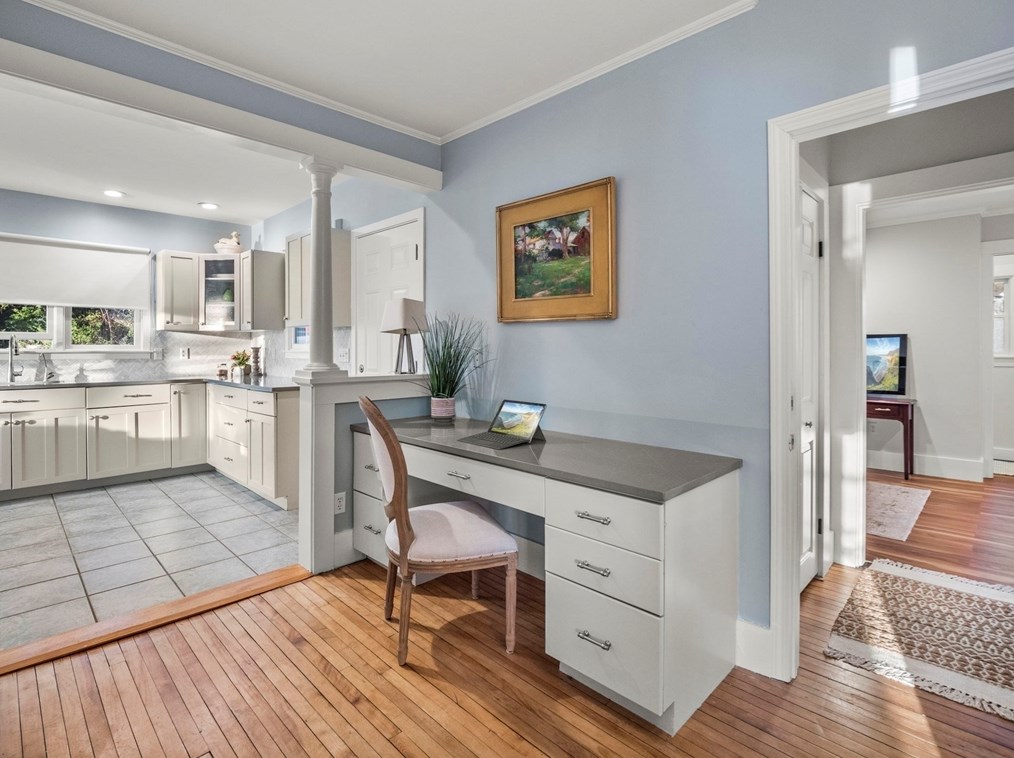 348 Main St, Groveland MA  01834-1111 exterior