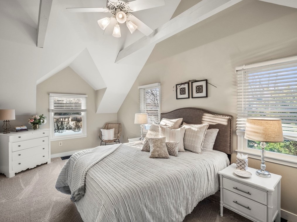 348 Main St, Groveland MA  01834-1111 exterior