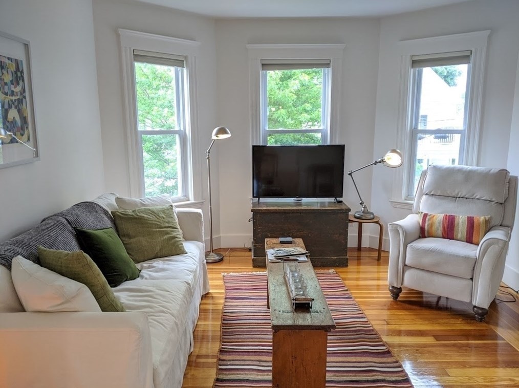 61 Cleveland St #61, Arlington, MA 02474