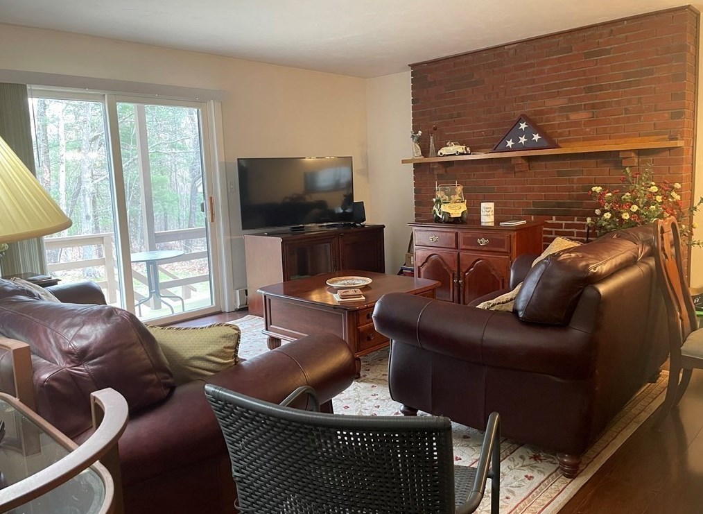 161 Highwood Dr #161, Franklin, MA 02038