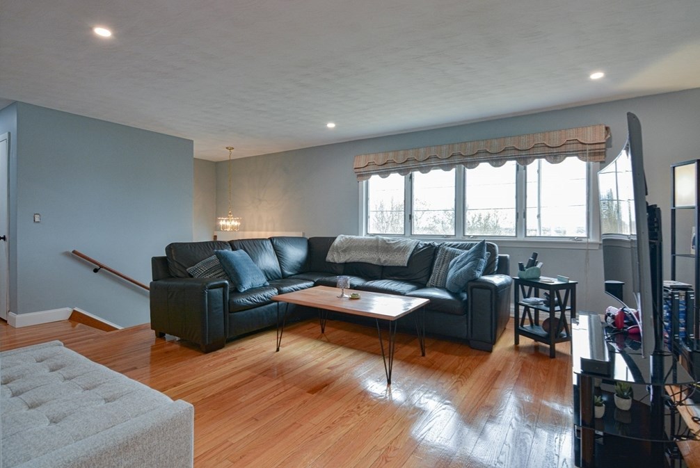 35 Worcester St, Methuen MA  01844-3257 exterior