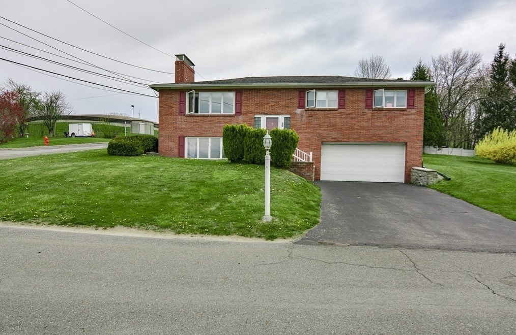 35 Worcester St, Methuen MA  01844-3257 exterior