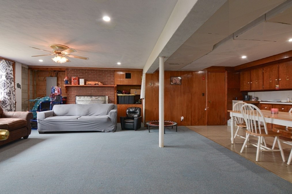 35 Worcester St, Methuen MA  01844-3257 exterior