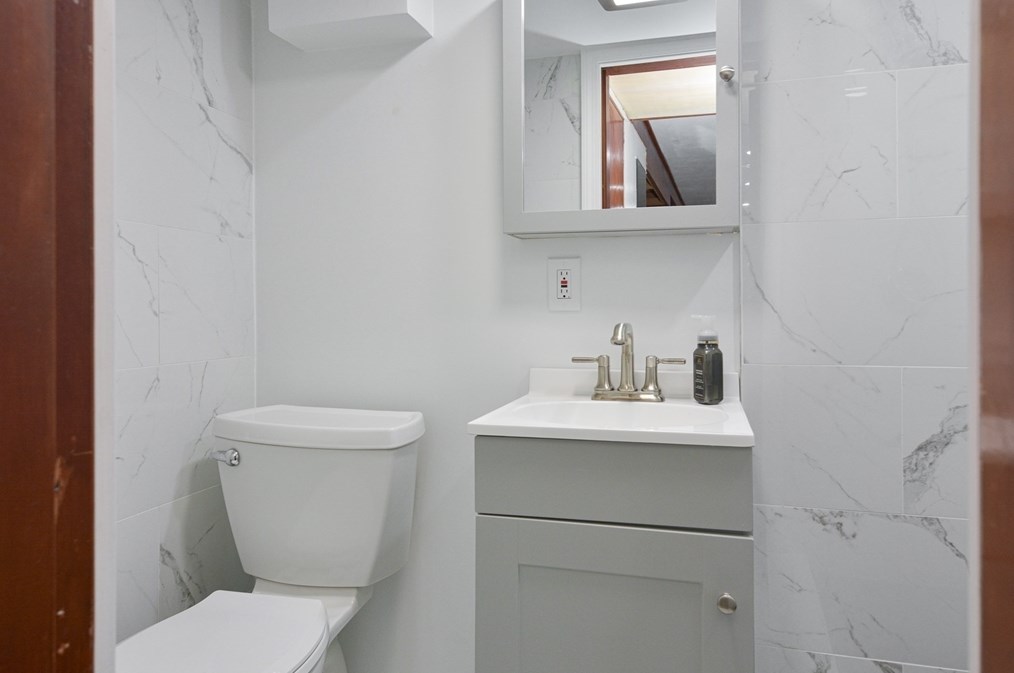 35 Worcester St, Methuen MA  01844-3257 exterior