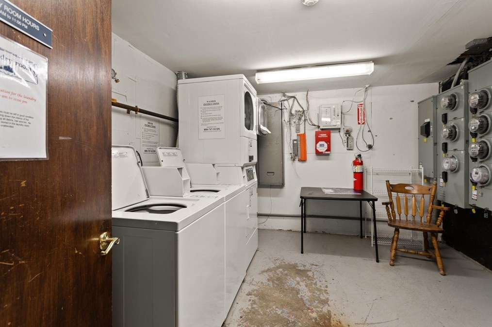 10 Hazelwood Ave, Dracut MA  01826-5253 exterior